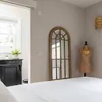 Stunning Soho House Style 3 Bed Apartment With Terrace, Near Notting Hill And Westfield