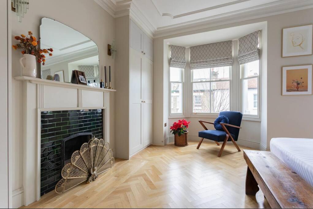 Stunning Soho House Style 3 Bed With Terrace, Near Notting Hill And Westfield Londra